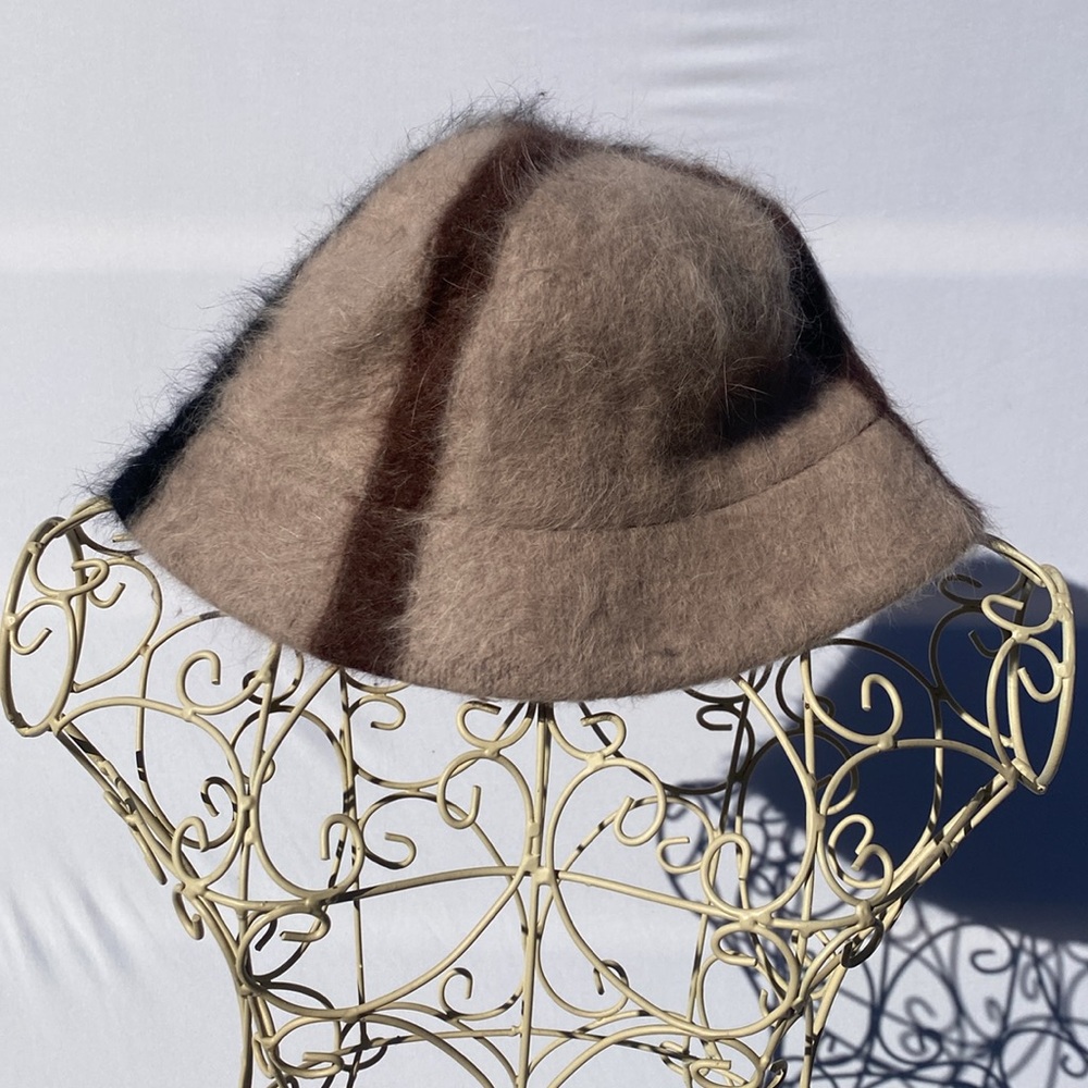 Winter hat - Picture 2 of 7